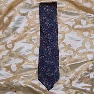 VGUC - Adolfo Red 100% Silk w/Blue, Red & Grey Stylish Men’s Tie